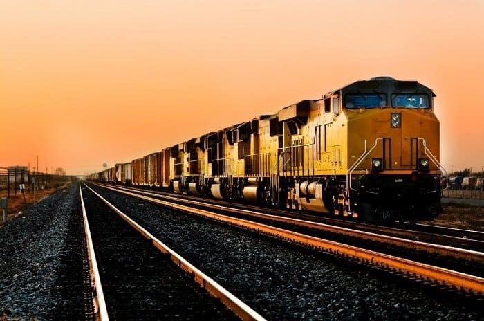Vận tải đường sắt là gì? Phương thức vận tải đường sắt có ưu điểm gì?